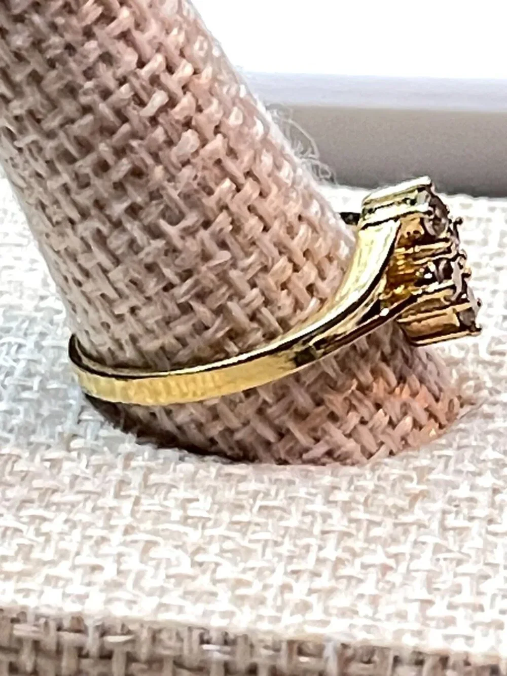 Vintage 1980s Korea Gold-Tone Bypass Cluster Ring Round Faux Diamonds Size 7.5